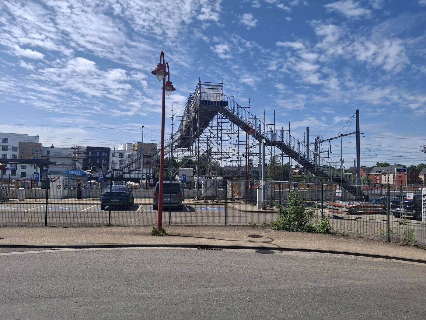 Passerelle vue depuis la rue